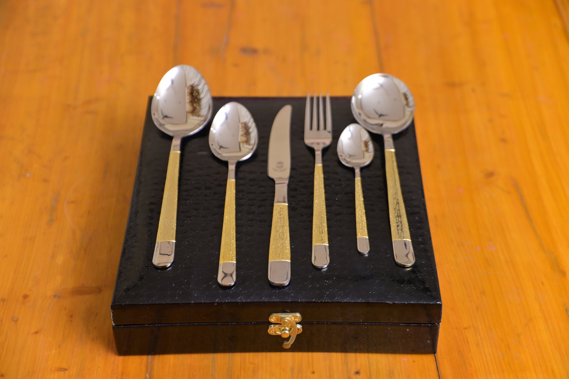 Gold steel cutlery set – Modern Dining Utensils